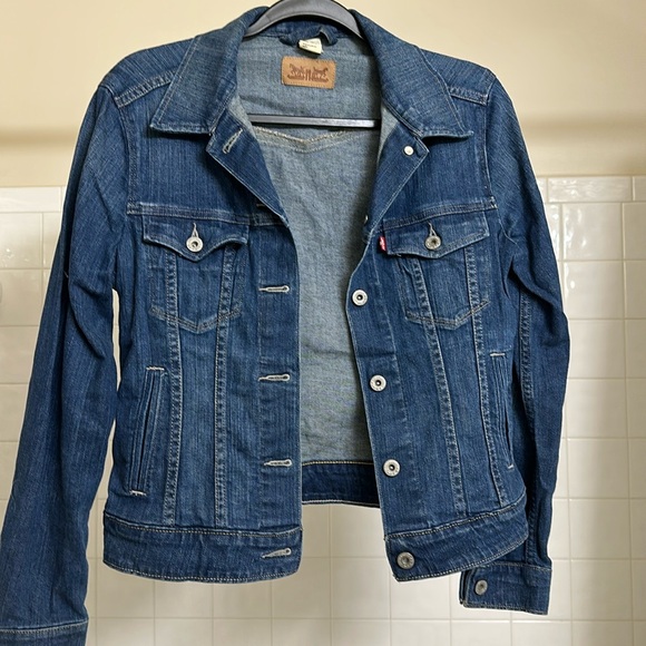 Levi’s Jean Jacket - Picture 1 of 5